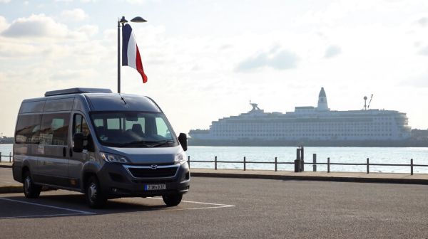 Louer un minibus à Cherbourg : top offres abordables